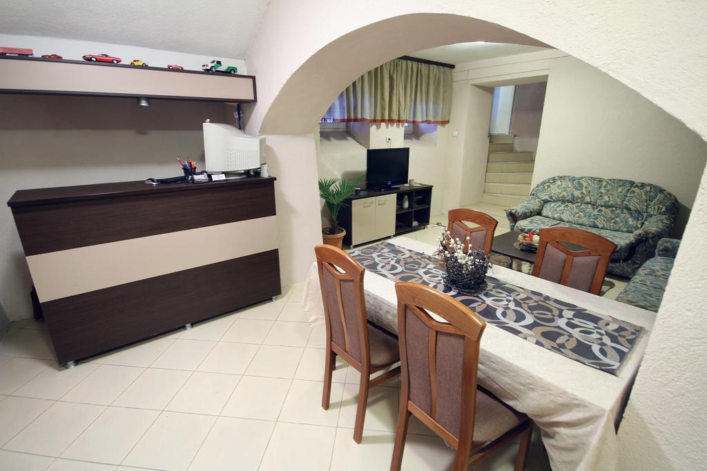 Guest House Via Bitola Exterior foto